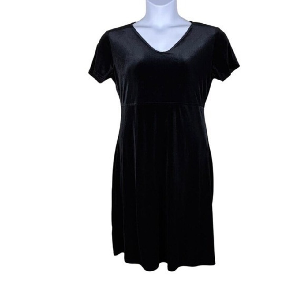 Black Velvet Dress 12 Cleangirl Dark Academia Quiet Luxury Minimalist Goth Emo